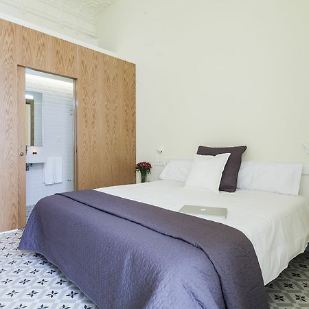 Uma Suites Pau Claris Barcelona Bagian luar foto