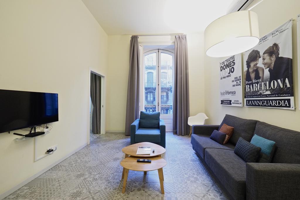 Uma Suites Pau Claris Barcelona Bagian luar foto