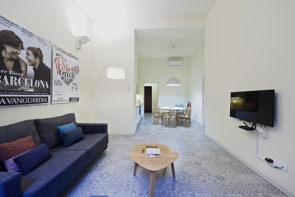 Uma Suites Pau Claris Barcelona Bagian luar foto