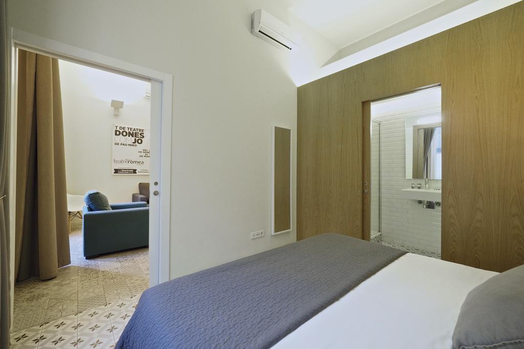 Uma Suites Pau Claris Barcelona Bagian luar foto
