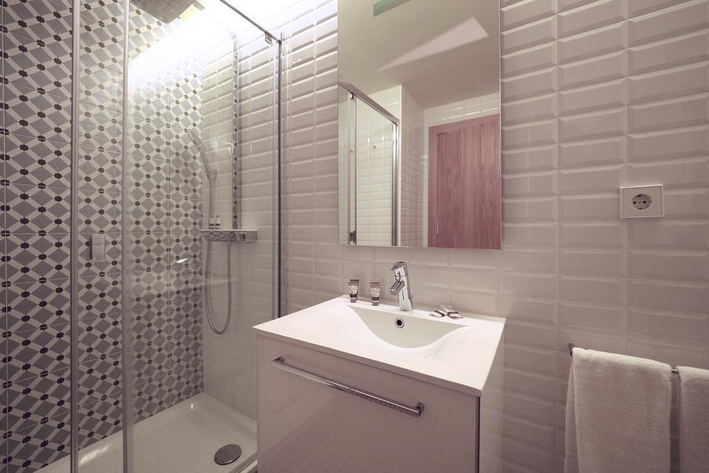 Uma Suites Pau Claris Barcelona Bagian luar foto
