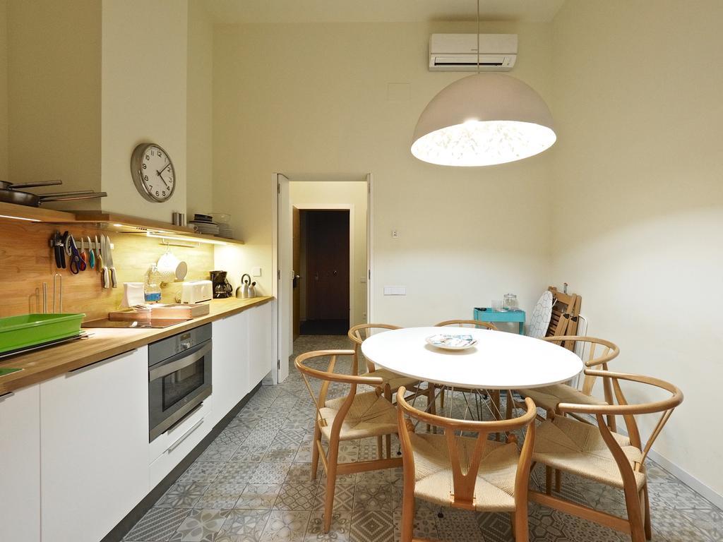 Uma Suites Pau Claris Barcelona Bagian luar foto
