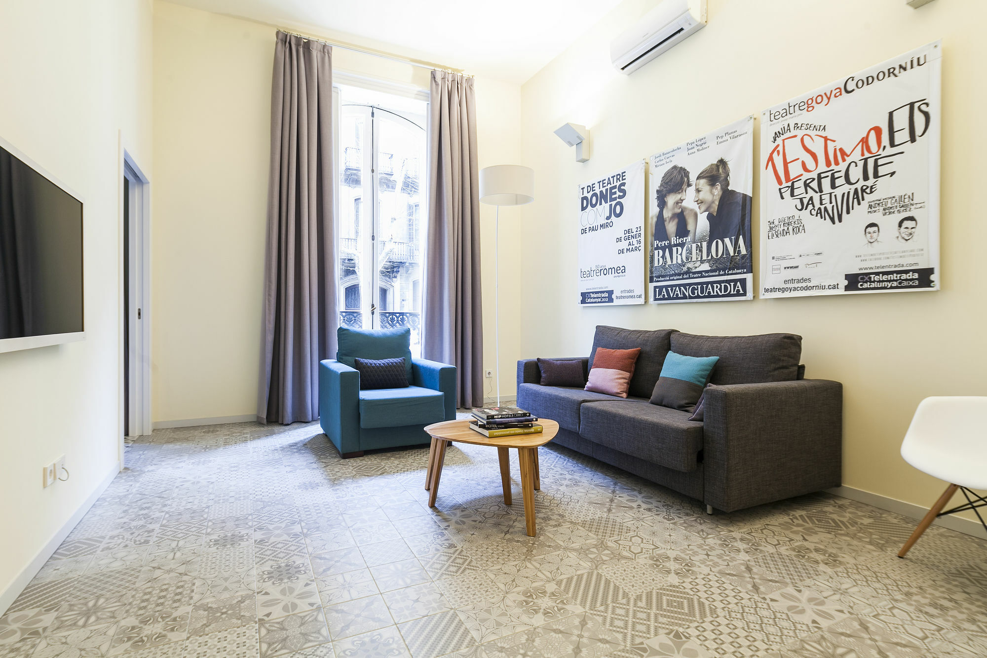 Uma Suites Pau Claris Barcelona Bagian luar foto